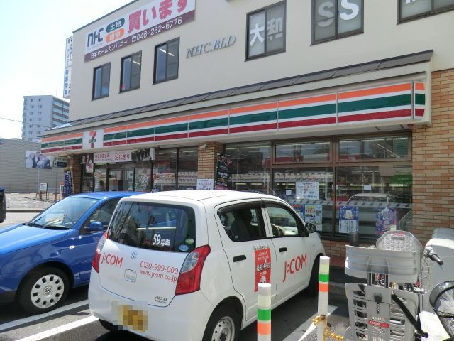 コンビニ　セブンイレブン（コンビニ）まで143m