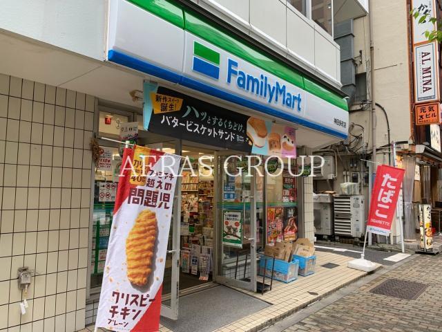 コンビニ　ファミリーマート神田多町店（コンビニ）まで107m