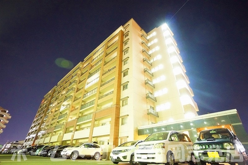 建物外観　★設備充実なバリっとマンション★