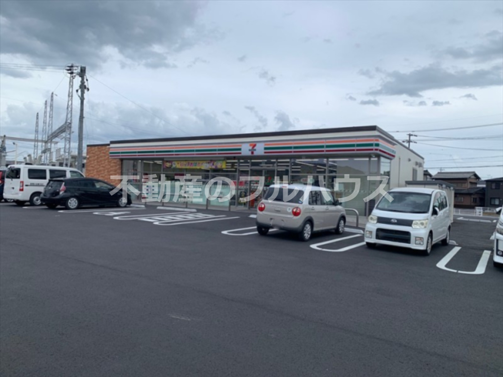 コンビニ　セブンイレブン豊川大崎町店（コンビニ）まで240m