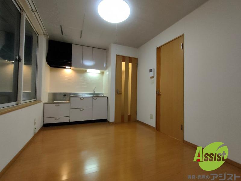 居室・リビング　広くてキレイなお部屋が広がっていて、充実した生活が送れそう。