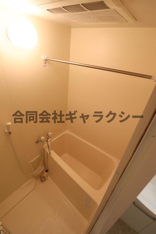 バス・シャワールーム　浴室乾燥機能付き