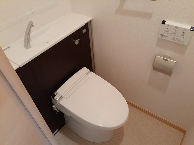 トイレ　コンパクトで使いやすいトイレです