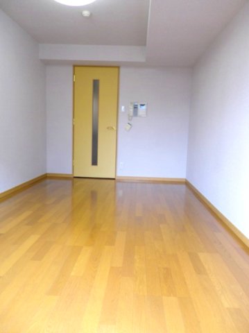 居室・リビング　※反転タイプのお部屋の写真を使用しています。