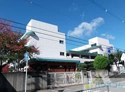 小学校　茨木市立畑田小学校（小学校）まで409m