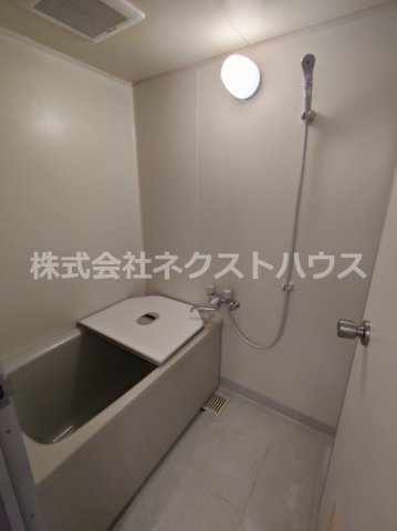 ＪＲ京浜東北線 川崎駅 バス乗車時間：15分 最寄りバス停で下車 徒歩2分 4階建 築33年の風呂写真