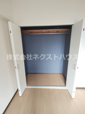 ＪＲ京浜東北線 川崎駅 バス乗車時間：15分 最寄りバス停で下車 徒歩2分 4階建 築33年の内装写真