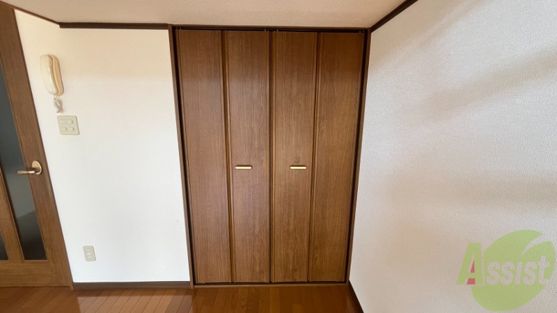 収納　１０帖のお部屋にはクローゼットもあります。