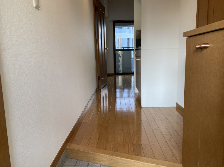 玄関　※写真と異なる場合は現状優先。