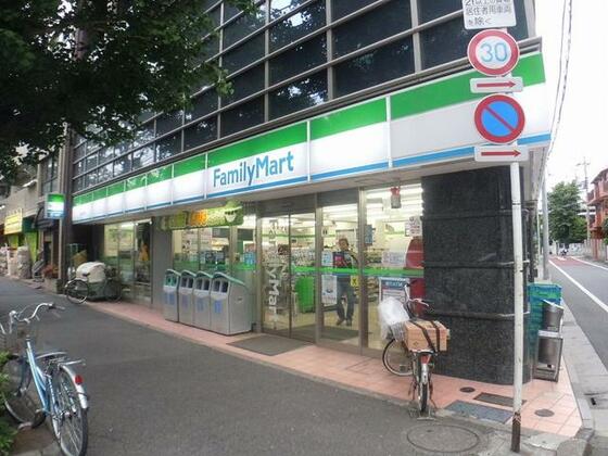 コンビニ　ファミリーマート杉並桃井店（コンビニ）まで161m