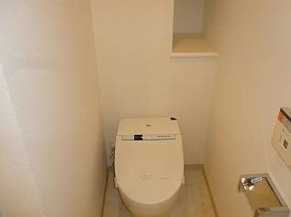 東京メトロ有楽町線 新富町駅 徒歩3分 10階建 築19年のトイレ写真
