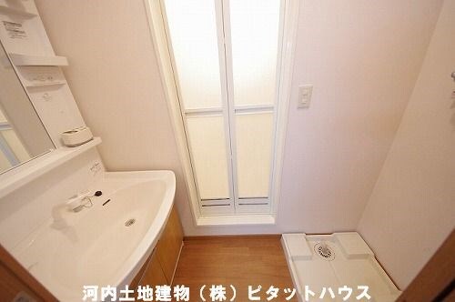 洗面設備　類似室内