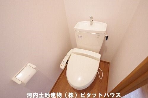 トイレ　類似室内