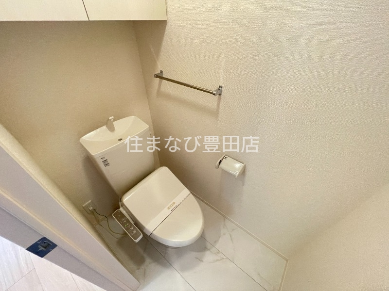 名鉄名古屋本線 一ツ木駅 徒歩18分 3階建 築7年のトイレ写真