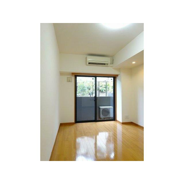 ルーブル上池台弐番館の居間写真