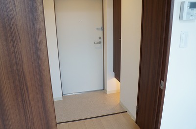 玄関　同タイプの内観です。