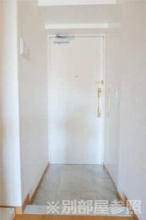 玄関　※他部屋参考写真