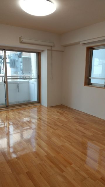 カスタリア一番町 WESTの居間写真