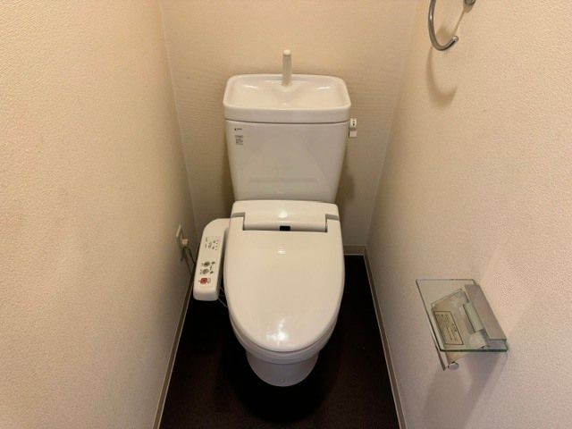 トイレ　同物件別部屋写真
