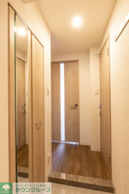 玄関　※写真は同タイプ住戸です。