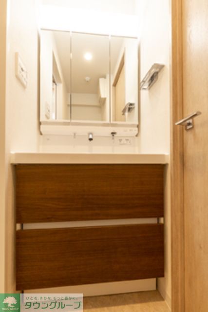 洗面設備　※写真は同タイプ住戸です。