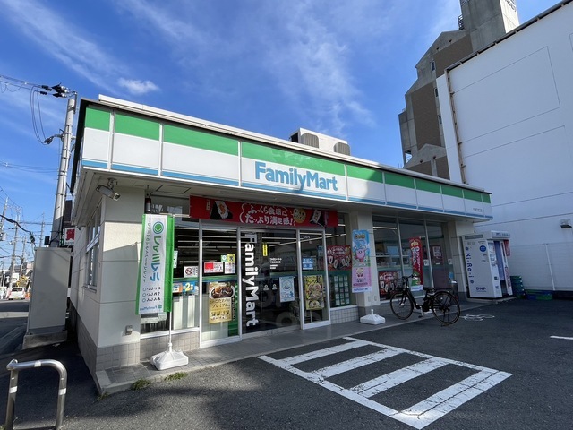 コンビニ　ファミリーマート　千里丘北口（コンビニ）まで73m