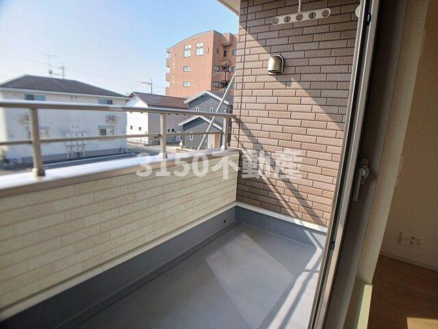 バルコニー　お洗濯にも便利なバルコニー付き
