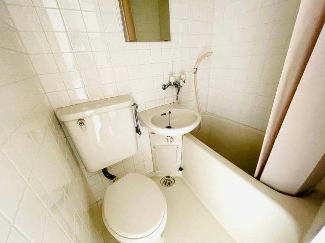 ＪＲ片町線 津田駅 徒歩8分 4階建 築36年のトイレ写真