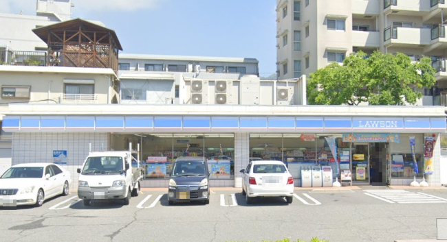 コンビニ　ローソン岩屋中町２丁目店（コンビニ）まで393m