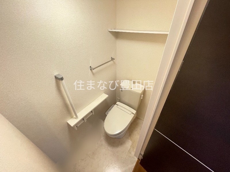 トイレ　反転・同型タイプ