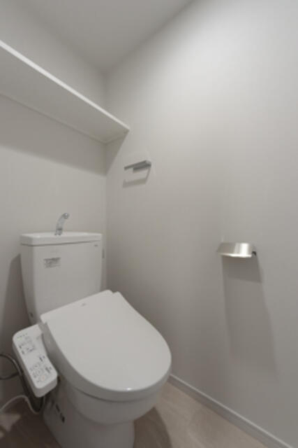 トイレ　※写真は同タイプ住戸です。