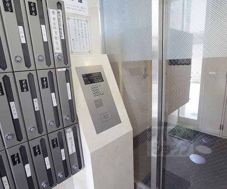 セキュリティ　オートロックつきの建物です