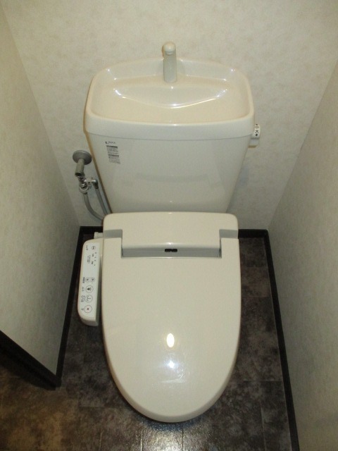 ＪＲ筑肥線 九大学研都市駅 徒歩4分 2階建 築17年のトイレ写真