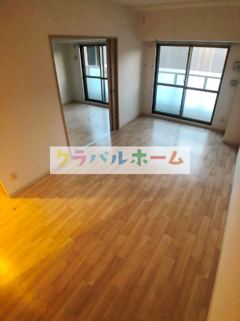 阪急宝塚線 三国駅 徒歩10分 6階建 築12年の居間写真