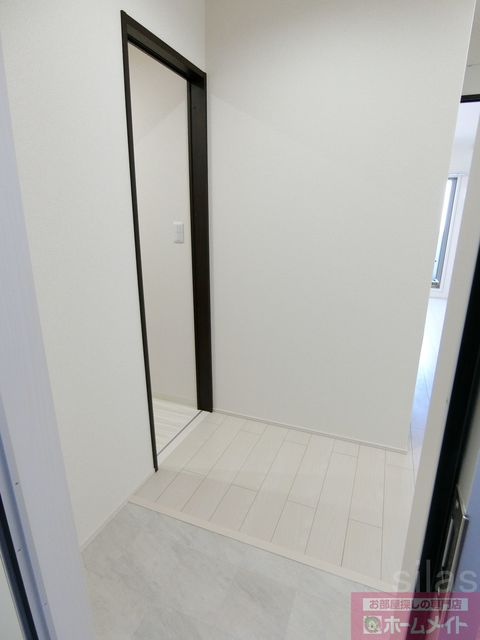 近鉄奈良線 河内花園駅 徒歩5分 3階建 築9年の玄関写真