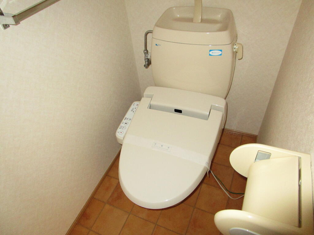 トイレ　ウォッシュレット付き
