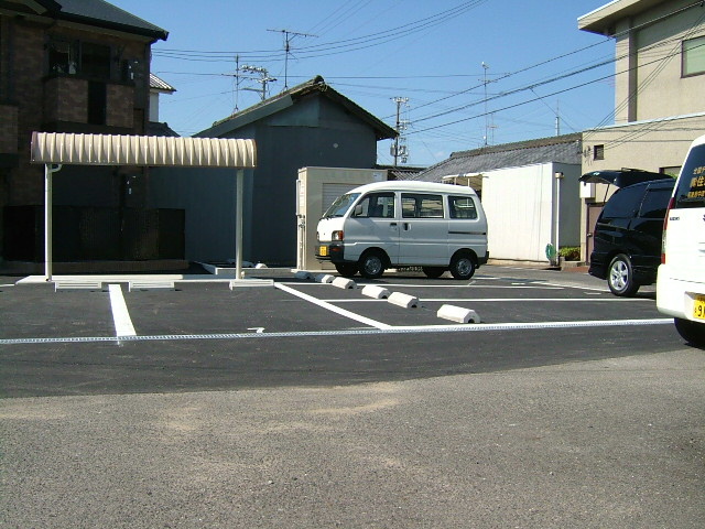 駐車場　駐車場