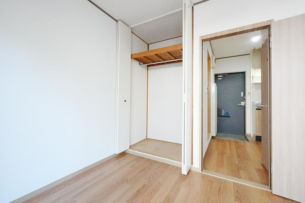 収納　※同間取り、別号室の写真を参考までに掲載しております。