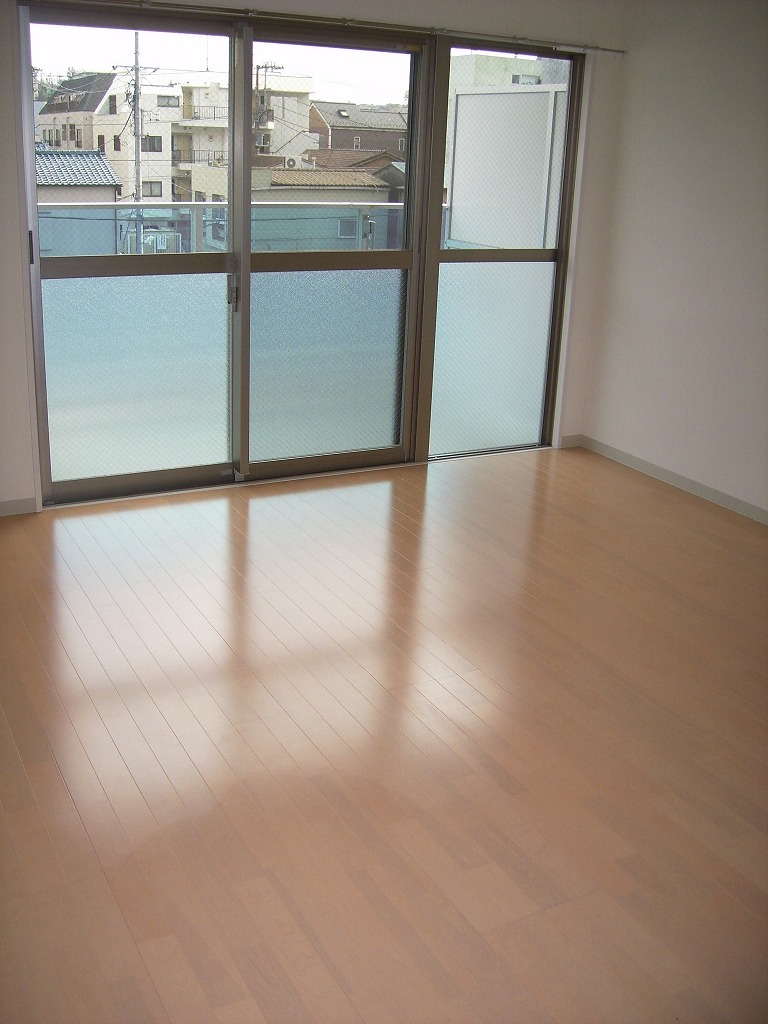 居室・リビング　フローリングな室内