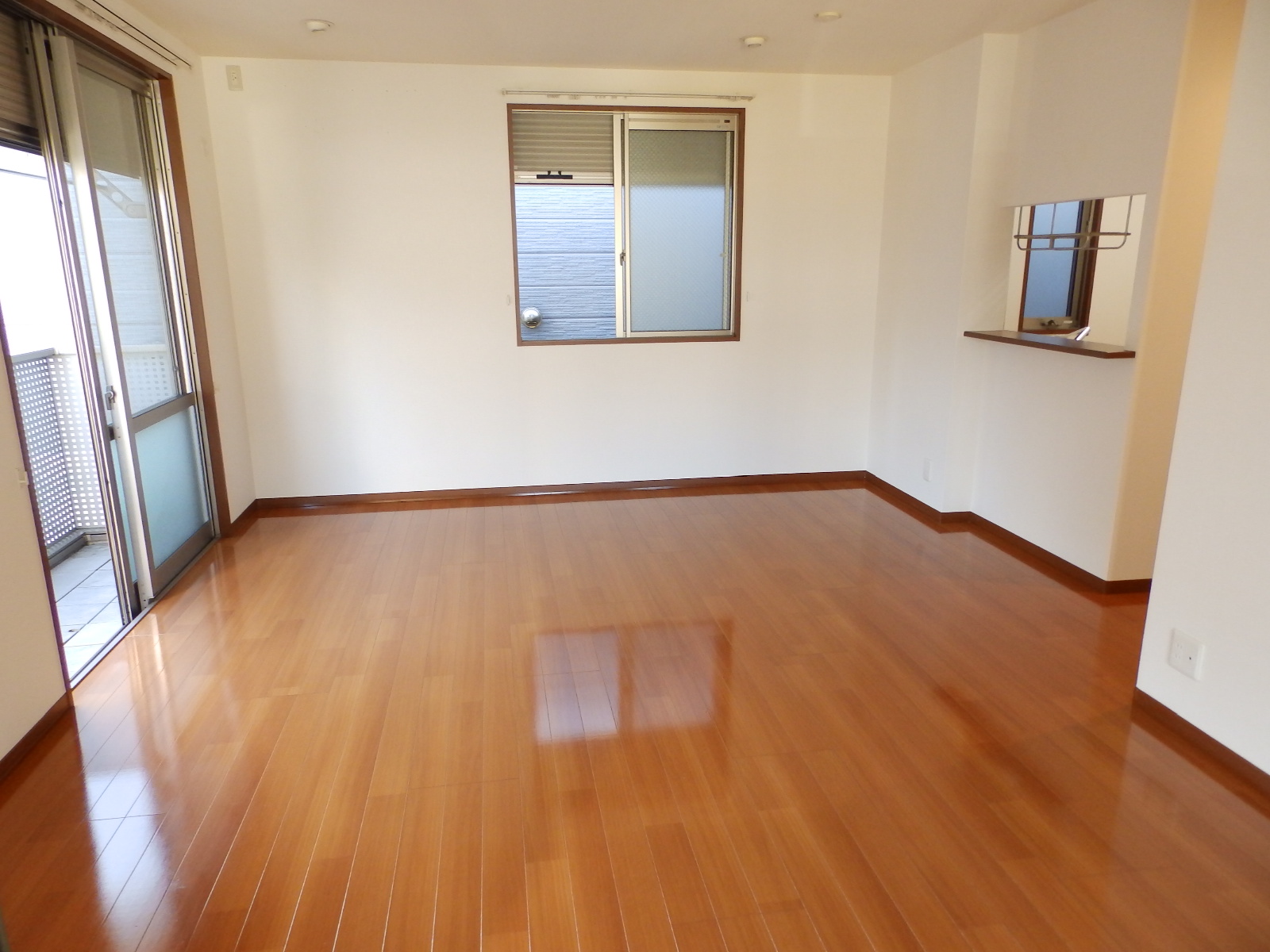 居室・リビング　オールフローリングのお部屋が魅力です