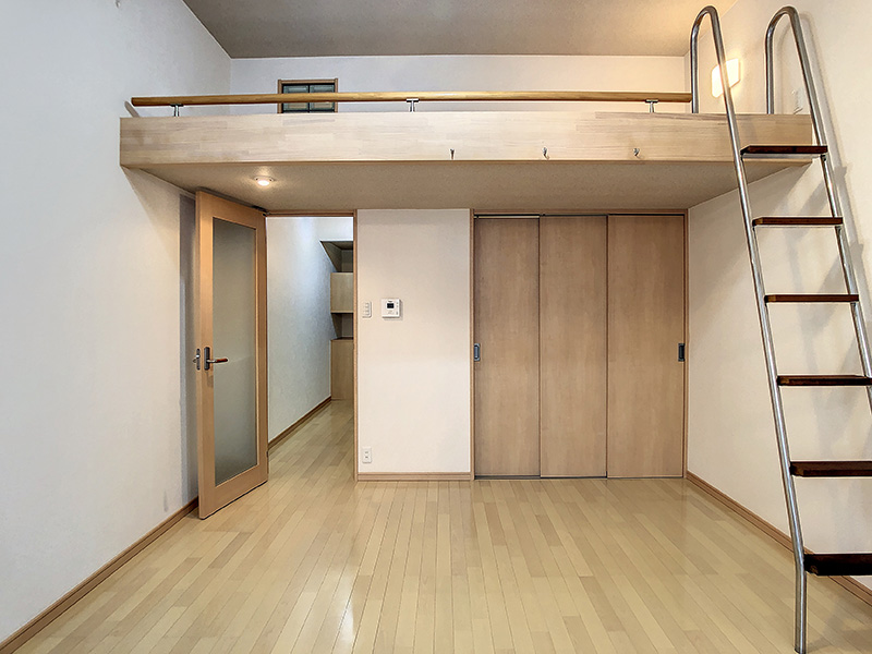 キャッスル保古ACTIIIbの居間写真