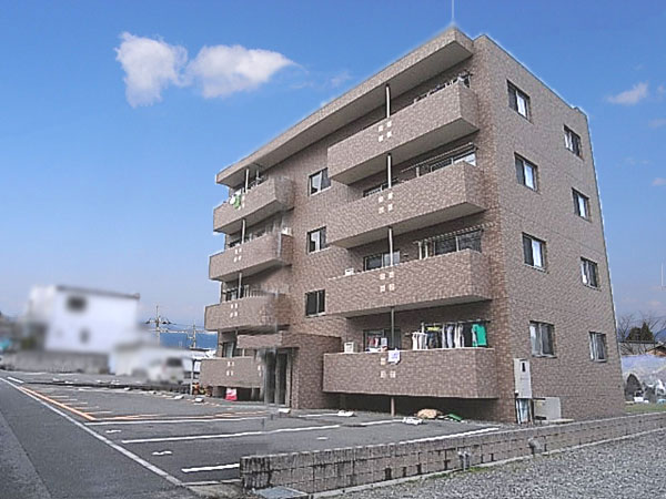 建物外観　南向きで、陽当たり、眺望良好！タイル貼りの外観