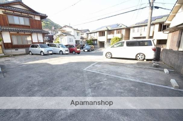 駐車場　エントランス