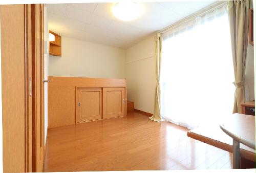 居室・リビング　１Ｆはフローリング仕様・２Ｆは絨毯仕様になります。