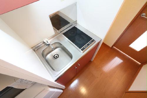 キッチン　２口コンロ付きラジエントヒータを設置