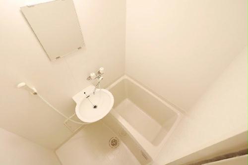 バス・シャワールーム　浴室乾燥機で雨や雪の日でもらくらくお洗濯！