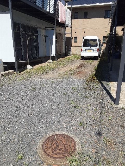 【住谷アパートA棟の駐車場】