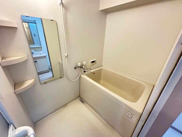 バス・シャワールーム　追焚き機能付き