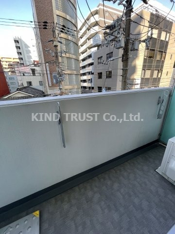 バルコニー　バルコニーからの眺めを楽しみながら食事をしませんか