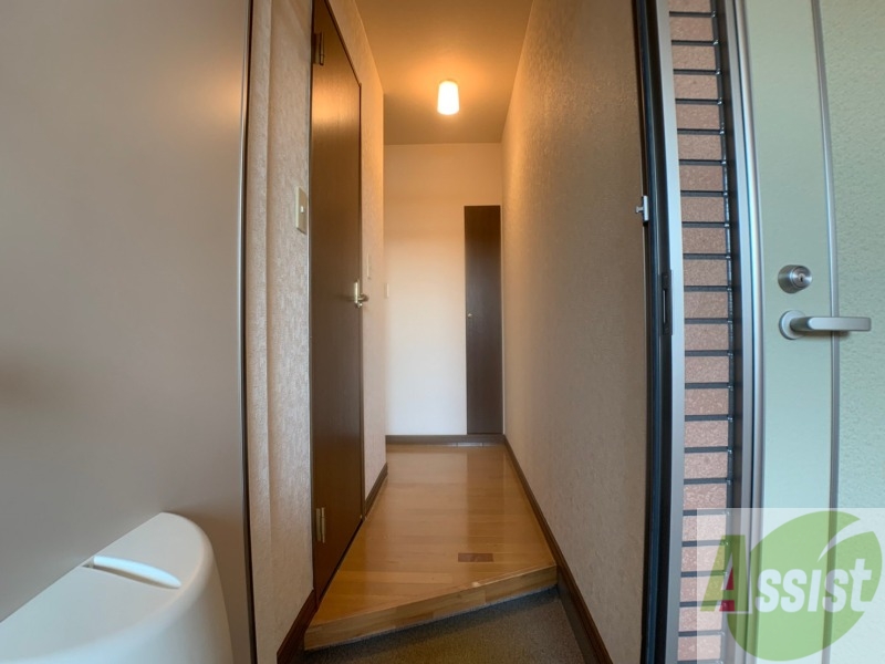 玄関　玄関にはシューズボックスもあって便利そう！